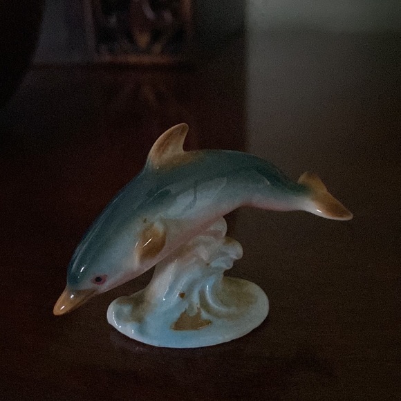 Vintage Dolphins Figurines - Picture 5 of 7